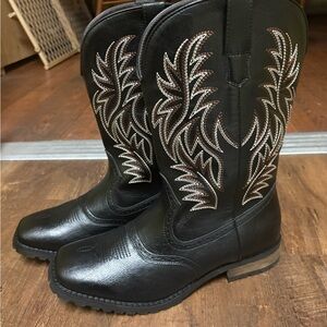 New Black Embroidered Heeled Boots